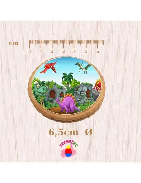6.5cm chocolate biscuit with edible print of a colorful dinosaur scene, with a cm ruler scale and Sweetec logo. Ideal for childr