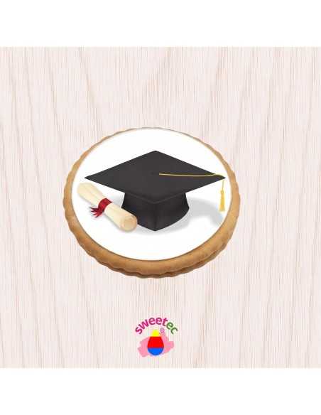 6.5cm chocolate biscuit with edible print of a graduation cap and diploma, shown on a light wooden background. Ideal for graduat